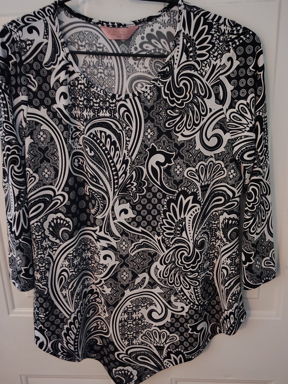 Amiana Black and White Paisley Long Sleeve Scoop Neck Top